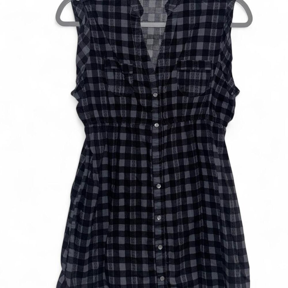 Lei Women's Black and Navy Blouse